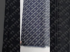 Los pantalones vaqueros Jaquard T5001